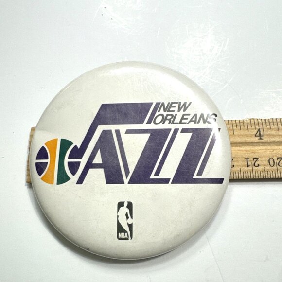 VINTAGE 1974/1975 - 1978/1979 NEW ORLEANS JAZZ 3.5 in RARE NBA PINBACK BUTTON - Picture 4 of 4